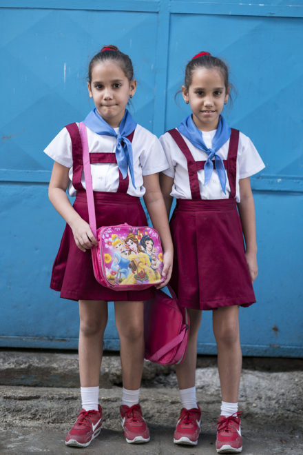 Tvillingar i skoluniform,Havanna