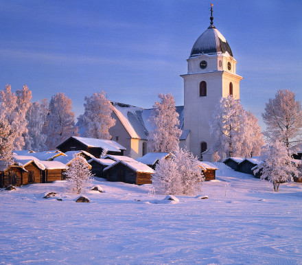 Rättviks kyrka i vinterljus