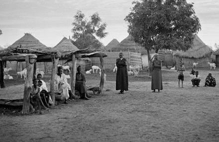 Män, vid en by i Senegal.